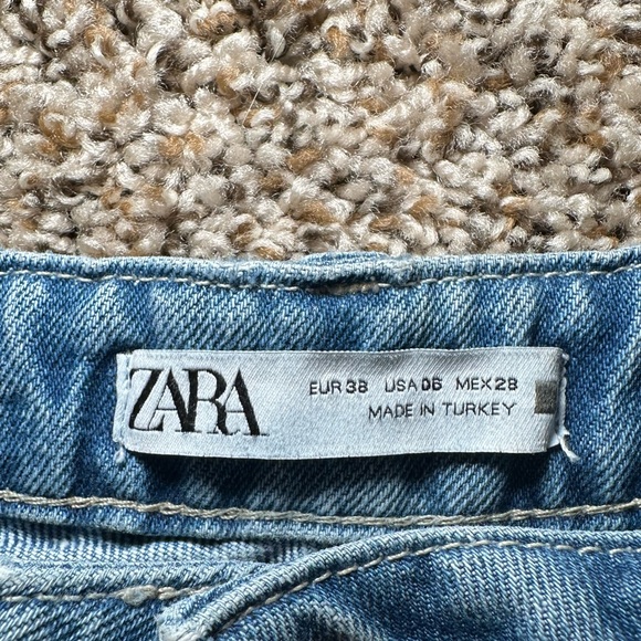 Zara High Rise Jeans - Picture 2 of 3